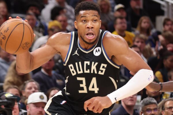 Giannis Antetokounmpo : La carrière d’une superstar du basket