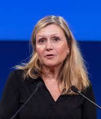 Yael Braun Pivet : Une voix pour l’écologie et l’engagement sociétal