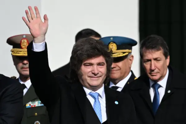 Argentina, without Lionel Messi, greeted by fans in Buenos Aires after World Cup return