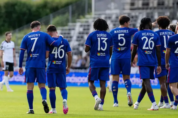 Man Utd 5-0 Rosenborg: Shea Lacey and Joshua Zirkzee score but JJ Gabriel debut must wait