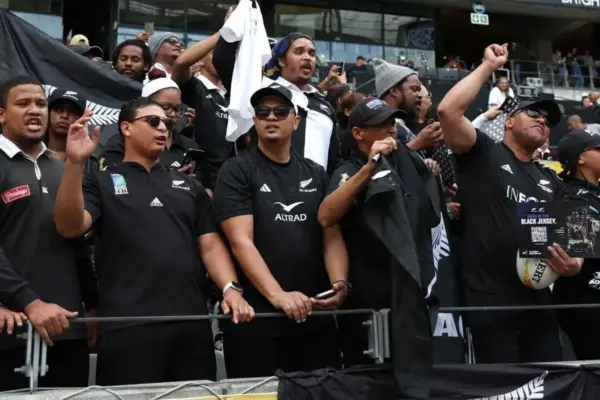 Disappointment for All Blacks fans as signing session at Canal Walk ends early - IOL